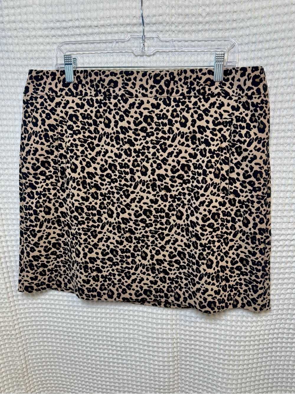 LOFT Leopard Print A-Line Mini Skirt with Pockets in Tan and Black, Size 14